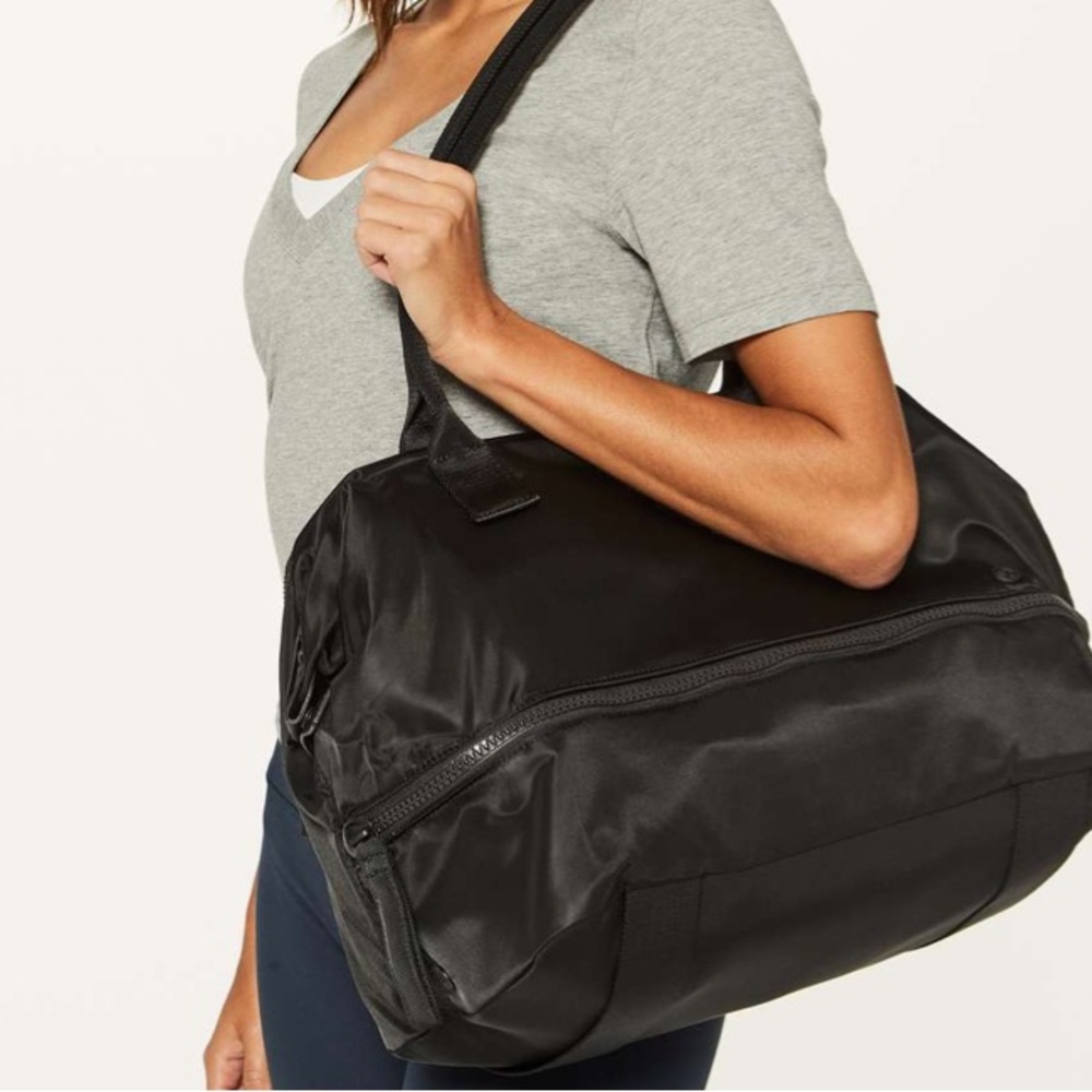 Lululemon Go Lightly Duffel Bag